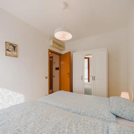 Scirocco By Interhome